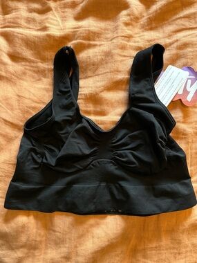 YITTY Black Seamless Support Bralette